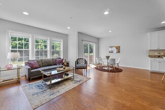 51 Spruce St Unit 51, Hopkinton, MA 01748