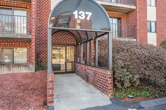 137 Franklin St Unit 102, Stoneham, MA 02180