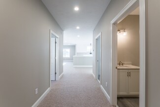 902 Main St Unit 21, Hanson, MA 02341