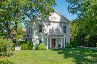 20 Lyme St, Old Lyme, CT 06371