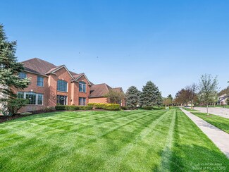 564 Amherst Cir Unit 35, Saline, MI 48176