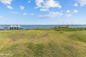 123 Hollings Ct, Newport, NC 28570