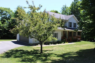 16 Beartown Rd, West Chazy, NY 12992