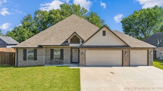 8035 Tims Ln, Claremore, OK 74019