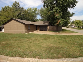 1271 E 143rd St, Glenpool, OK 74033