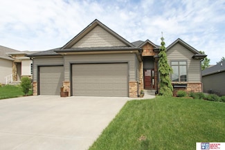 2736 Shadowbrook Dr, Lincoln, NE 68516