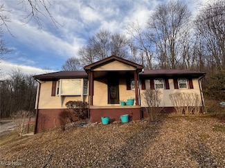 49000 Hopedale-Smithfield Rd, Hopedale, OH 43976