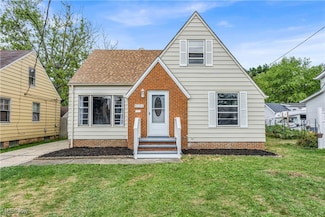 5154 Anthony St, Maple Heights, OH 44137