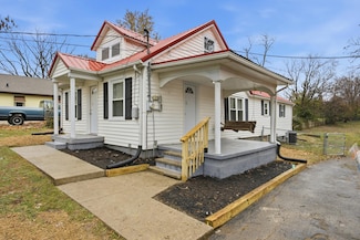 587 Kingston Rd, Lexington, KY 40505