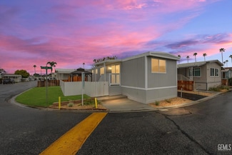 306 Kings Ln, Bakersfield, CA 93308