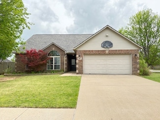 1813 SW Pine Ave, Bentonville, AR 72712