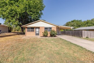 1209 Bolton St, Ada, OK 74820