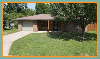 3722 Governor Harris Dr, Ada, OK 74820