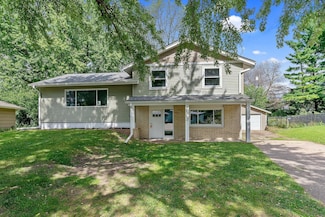 3568 Emerald Dr, Saint Paul, MN 55110
