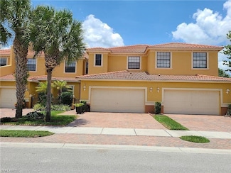 7341 Bristol Cir, Naples, FL 34120