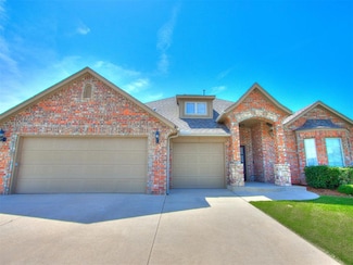 3312 SE 32nd St, Moore, OK 73165