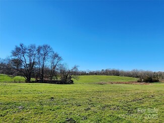 4800 Hula Dr, Heath Springs, SC 29058