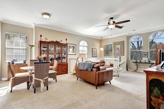 4941 Bonsai Cir Unit 211, Palm Beach Gardens, FL 33418