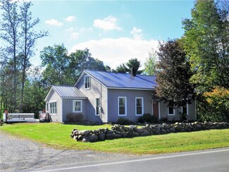 321 County Route 6, Phoenix, NY 13135