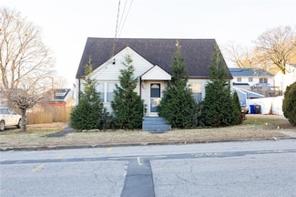 90 Toledo Ave, Pawtucket, RI 02860