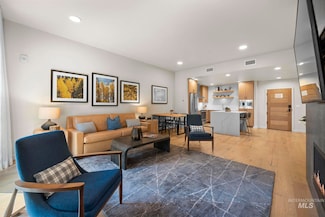 780 Village Dr Unit 308, Tamarack, ID 83615
