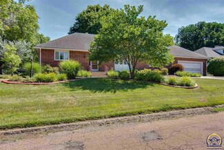 2205 SW Knollwood Dr, Topeka, KS 66611