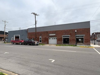 309 E Delaware St, Fairfield, IL 62837