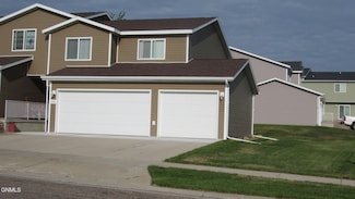 4918 Windsor St, Bismarck, ND 58503