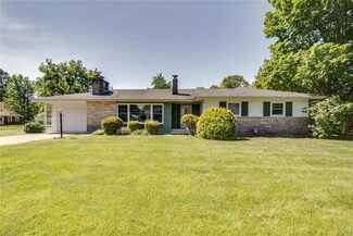 621 E 1st St N, Carlinville, IL 62626