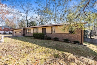 4 Dunleer Ln, Hendersonville, NC 28791