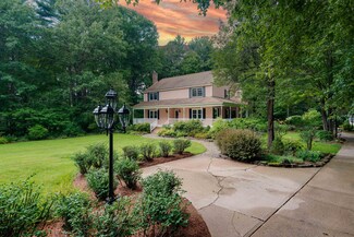 4 Mckinney Dr, Hudson, NH 03051
