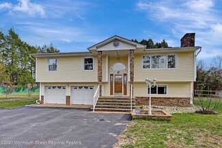 25 Clayton Rd, Howell, NJ 07731