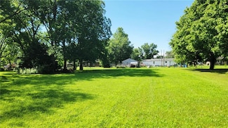 610 E 7th St, Pleasanton, KS 66075