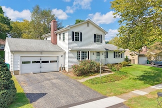 60 Carriage Dr, Stratford, CT 06614