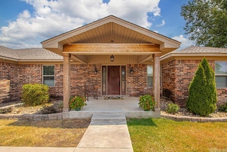 5704 Valentine Rd, North Little Rock, AR 72117