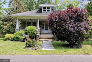 28 N Wakefield Rd, Norristown, PA 19403