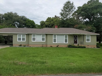 102 Lancaster Dr, Dublin, GA 31021