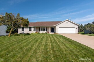 8439 N Maple Ct, Zeeland, MI 49464