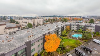 11300 1st Ave NE Unit 220, Seattle, WA 98125