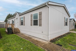 5217 Silver Loop NE, Salem, OR 97305