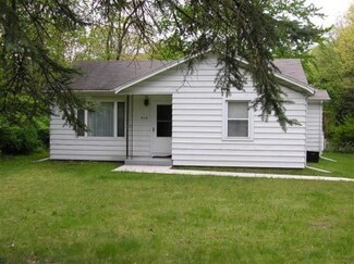 312 El Portal Dr, Michiana Shores, IN 46360