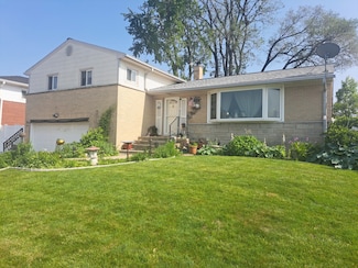 918 Park Dr, Melrose Park, IL 60160