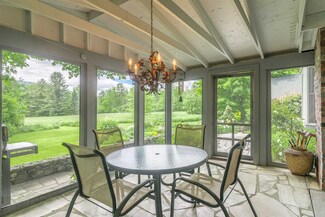 2827 River Rd, Manchester, VT 05255