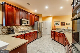 1718 Yardley Dr, West Chester, PA 19380