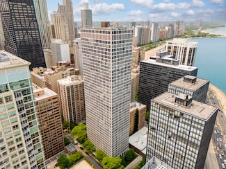260 E Chestnut St Unit 3202, Chicago, IL 60611