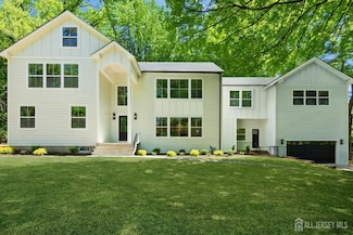 2 Beech Ln, Edison, NJ 08820