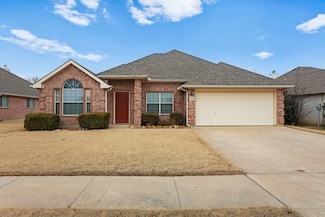 5800 Creekway Dr, Argyle, TX 76226
