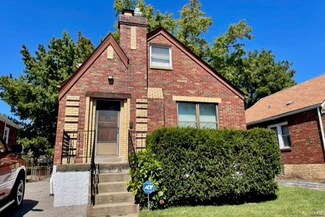 8739 Acacia Dr, Saint Louis, MO 63136