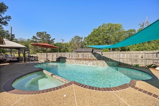 223 Guadalupe Dr, Athens, TX 75751