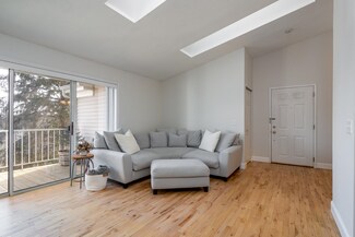 5 Bernards Rd Unit 32, Merrimack, NH 03054